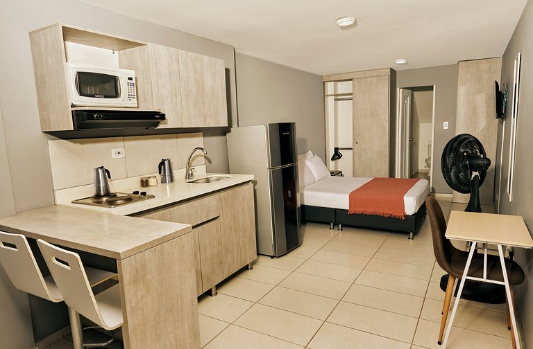 Laureles, apartamento completo 102 económico y funcional