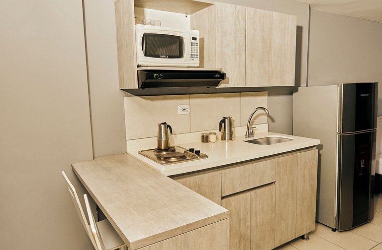 Laureles, apartamento completo 102 económico y funcional