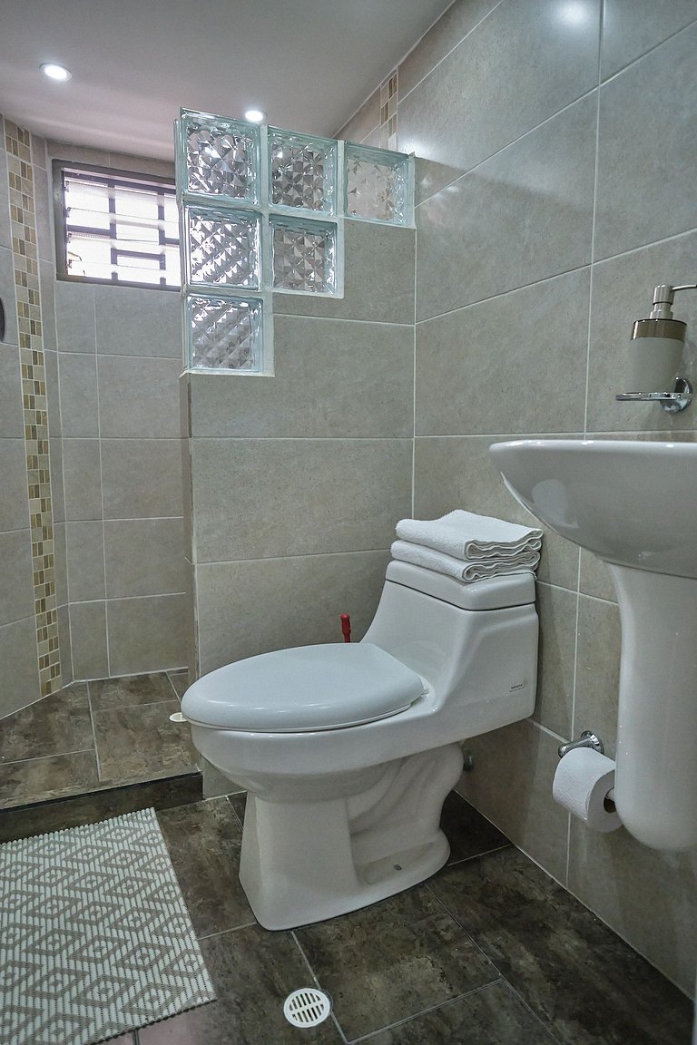 Laureles, apartamento completo 202 económico y funcional
