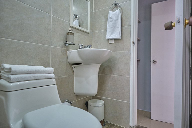Laureles, apartamento completo 202 económico y funcional