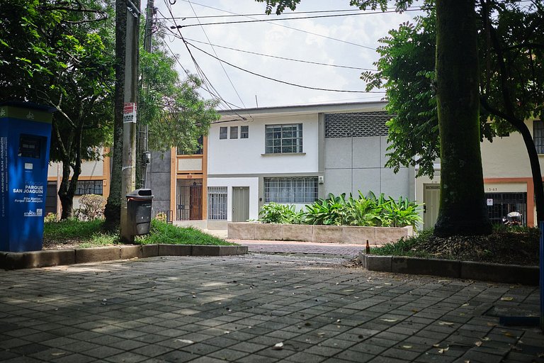 S202. Economic and Functional Apartament