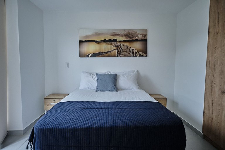 Vista al Lago – Muelle y Zona Urbana