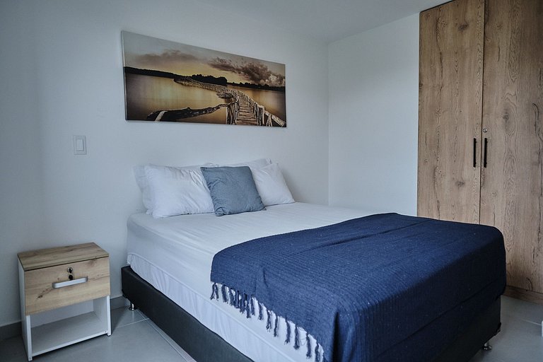 Vista al Lago – Muelle y Zona Urbana