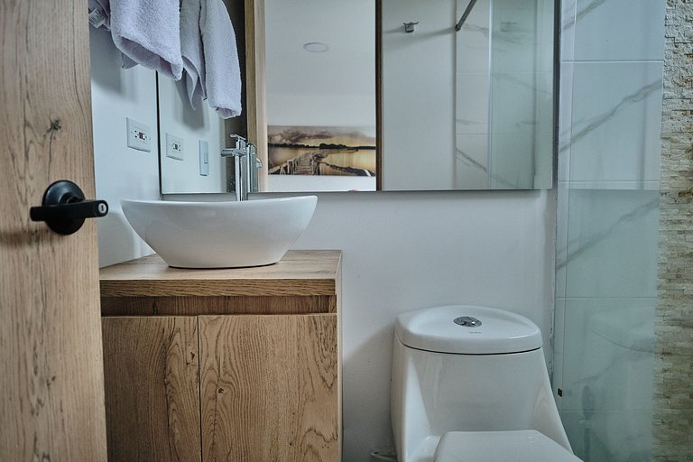 Vista al Lago – Muelle y Zona Urbana