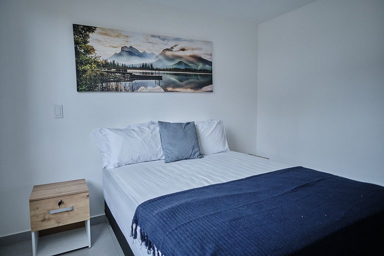 Vista al Lago – Muelle y Zona Urbana