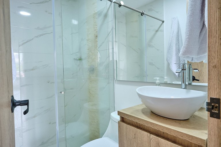 Vista al Lago – Muelle y Zona Urbana