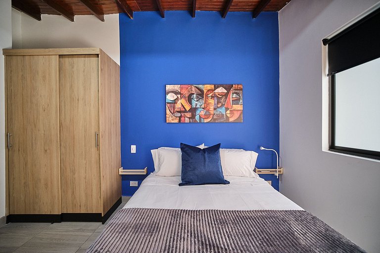 Laureles Living Blue 203 | Work & Stay · AC