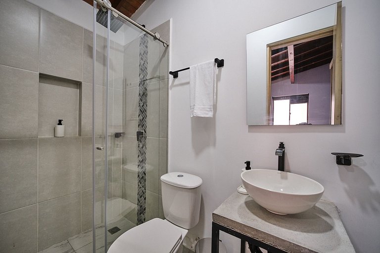 Laureles Living Blue 203 | Work & Stay · AC