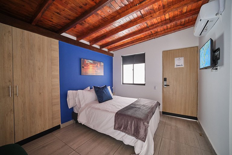 Laureles Living Blue 204 | Digital Nomad Pad