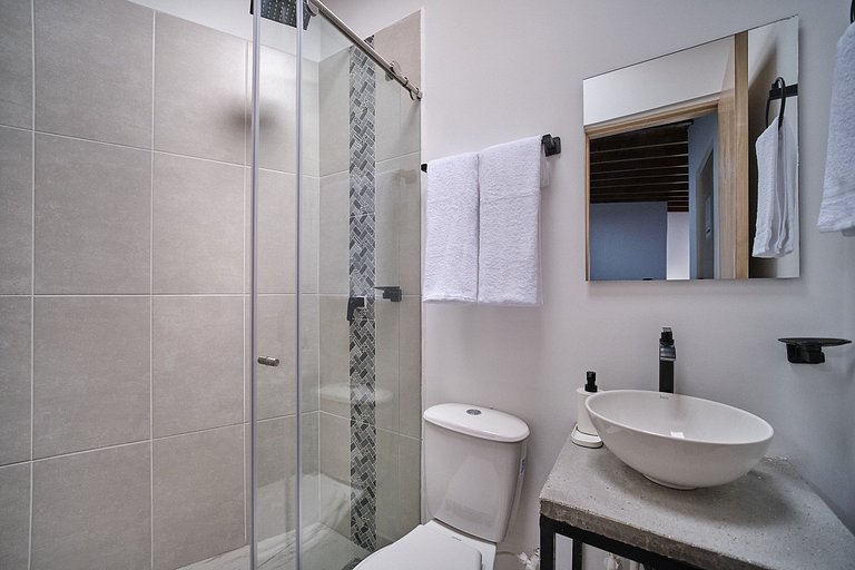 Laureles | Suite Ejecutiva · AC · Living Blue 205
