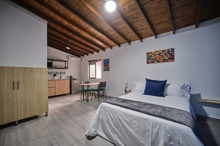 Laureles Blue 206 | Business Suite · AC + WiFi ·