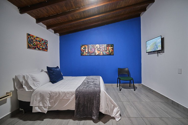 Laureles Blue 206 | Business Suite · AC + WiFi ·