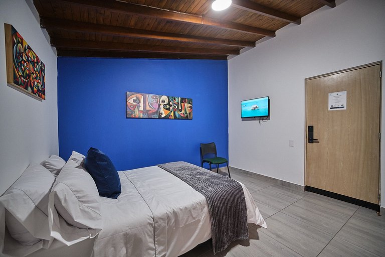 Laureles Blue 206 | Business Suite · AC + WiFi ·