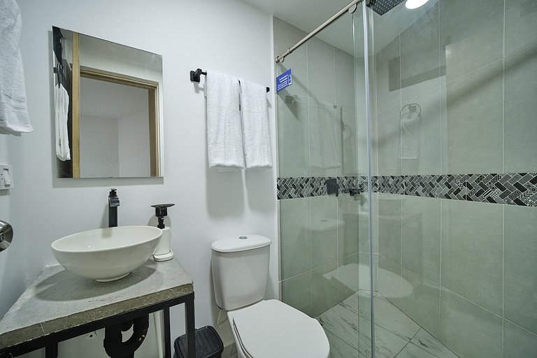 Laureles | Business Suite · AC + WiFi Blue 106