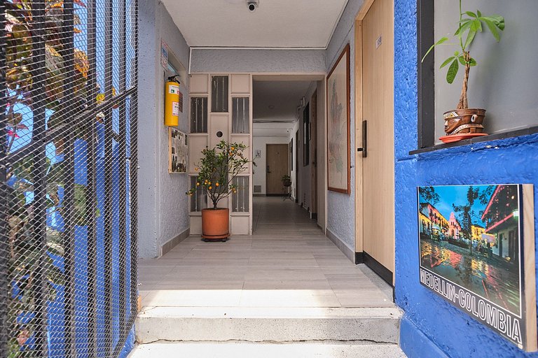 Loft central en Laureles con A/C | BLUE211