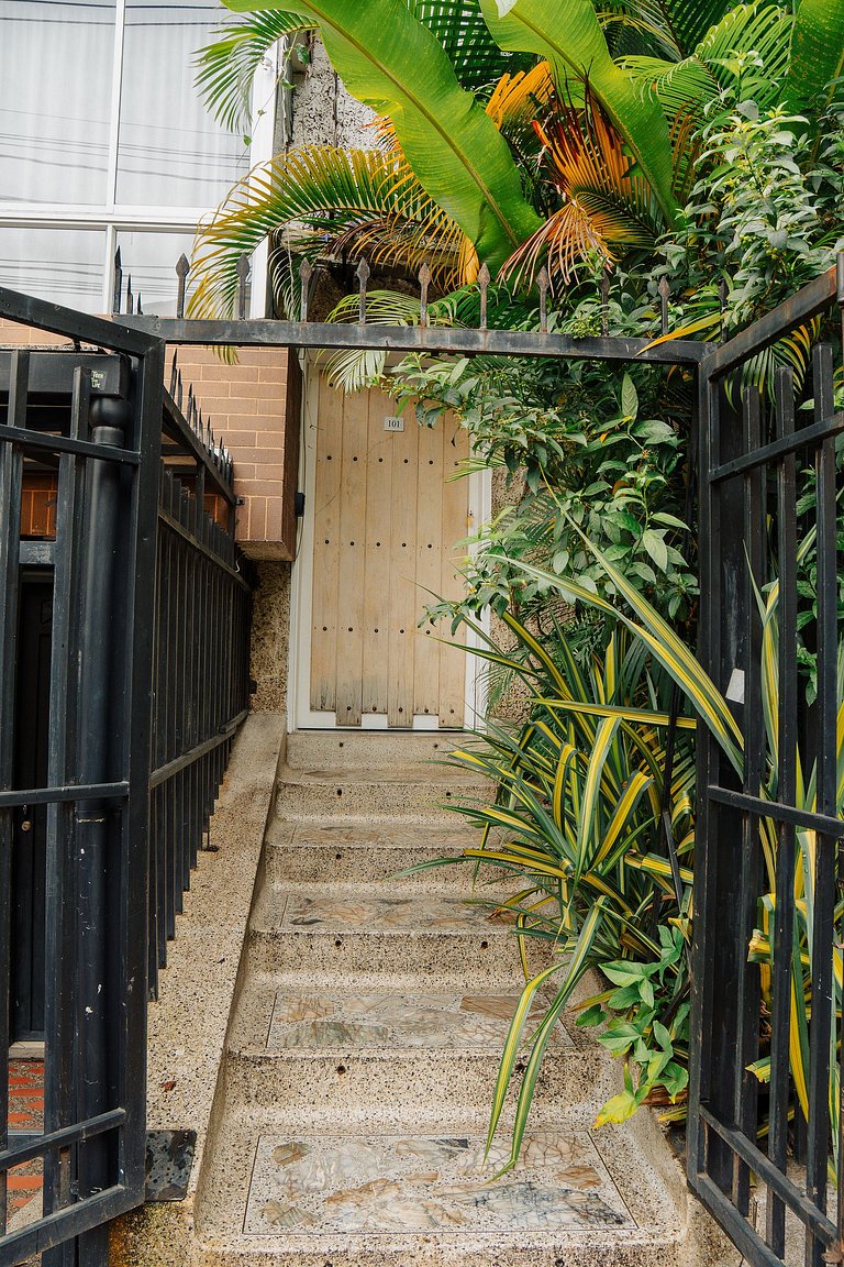 Laureles, apartamento completo 101 económico y funcional