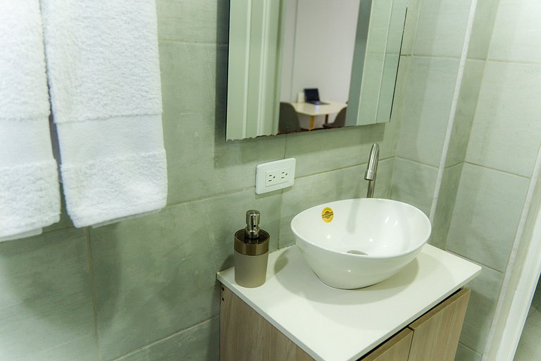 Laureles, apartamento completo 101 económico y funcional