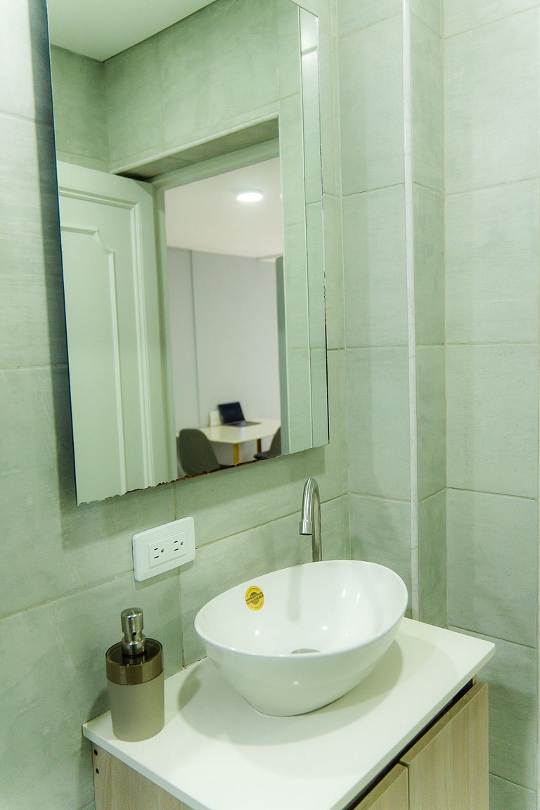 Laureles, apartamento completo 101 económico y funcional